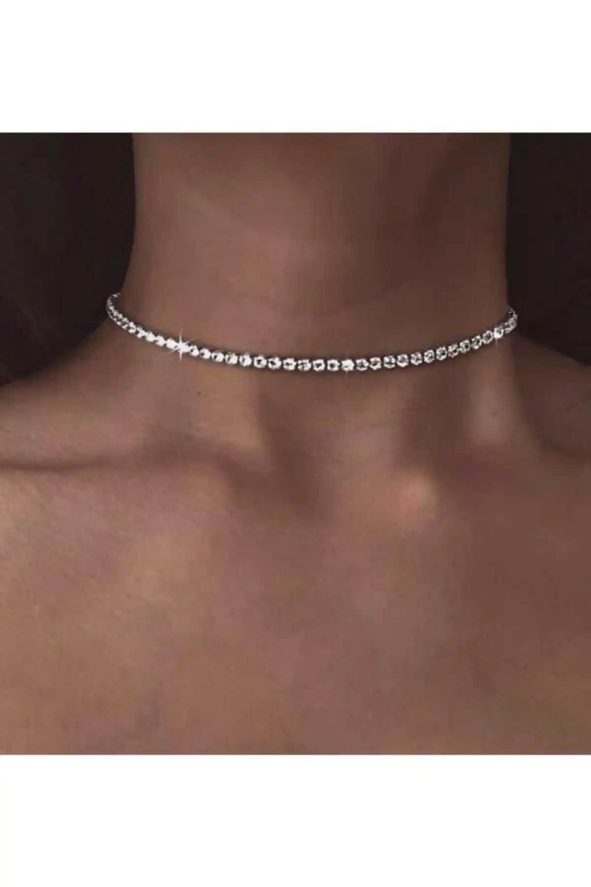 BAHELS Kadın Gümüş Renk Taşlı Choker Su Yolu Kolye Modern ve Zarif Tasarım