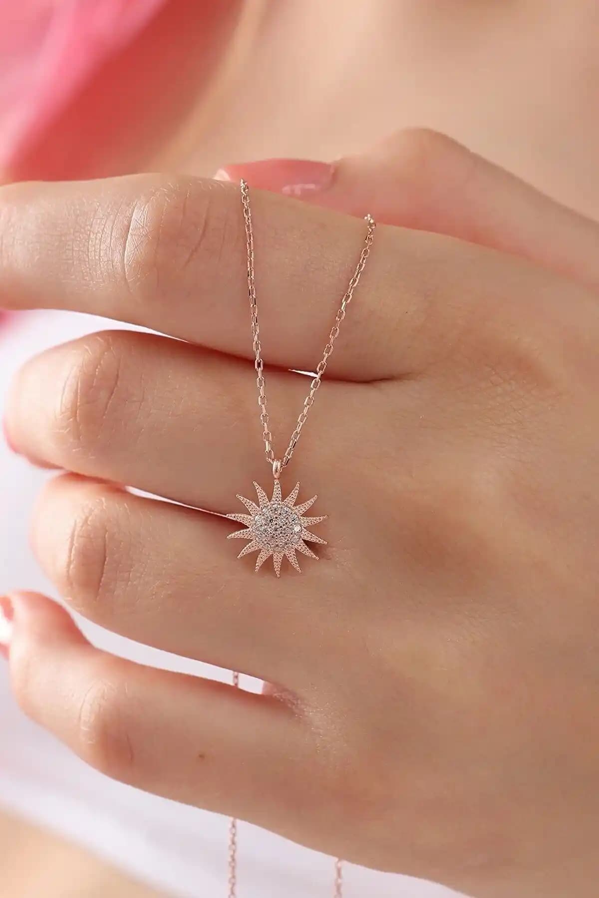 Bilsen Store Kadın Takıları Karşılaştırması: Göz Alıcı Kolye ve Küpe Modelleri