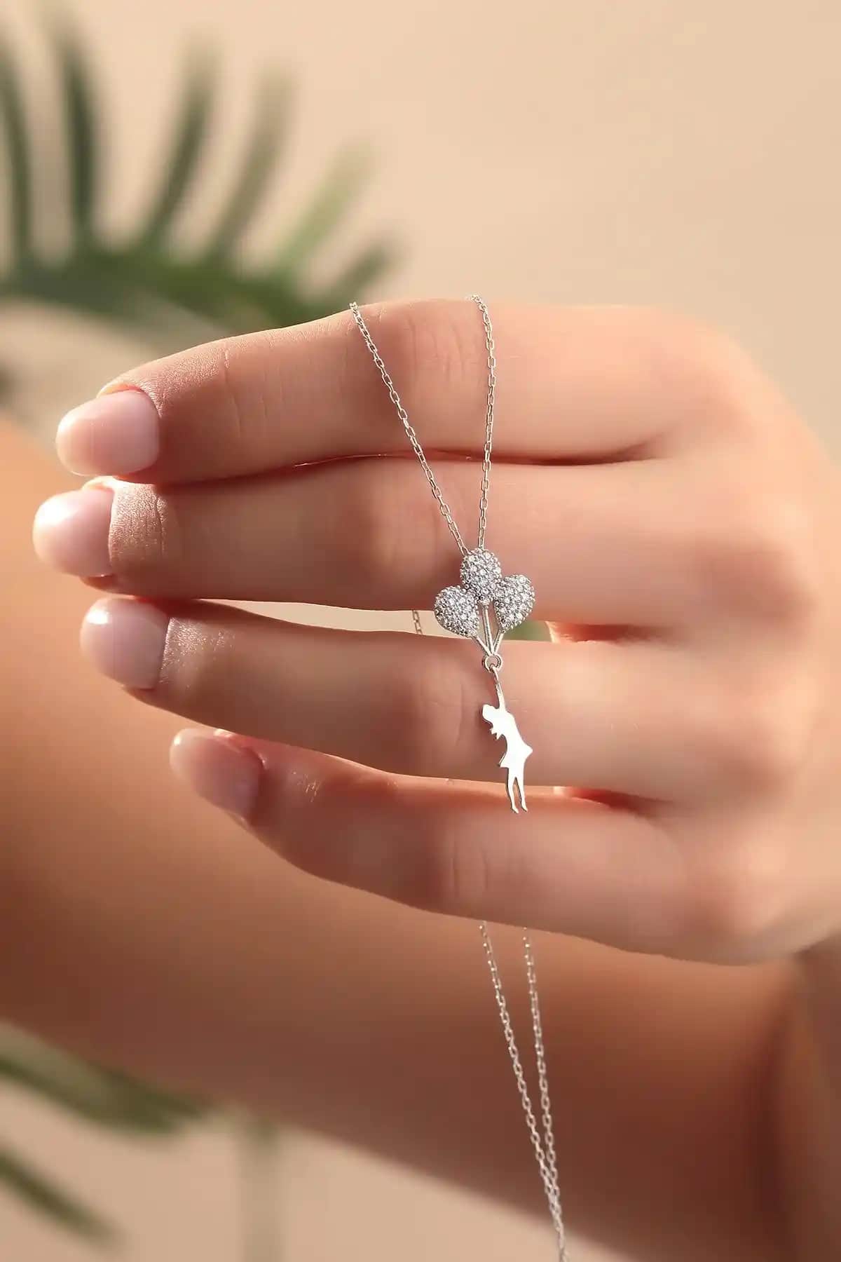 Bilsen Store ve Lucente Jewellery 925 Ayar Gümsü Kolye Karşılaştırması