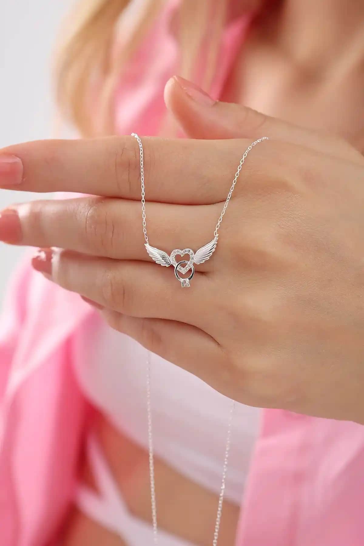 Bilsen Store ve Papatya Silver Gümüş Melek Kolye Karşılaştırması ve Seçim Rehberi