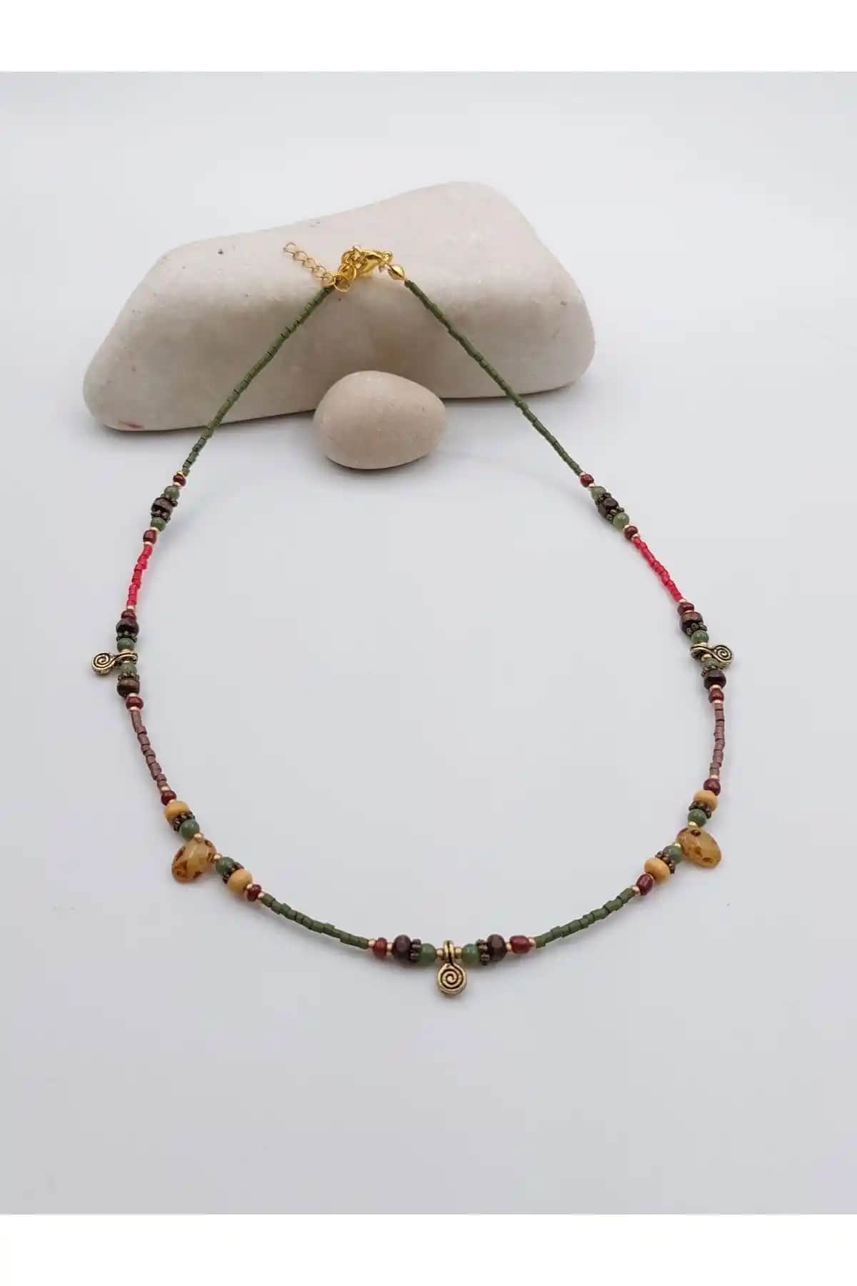 El Yapımı Doğal Taş Kan Kolyesi - Etnik ve Zarif Takı Seçenekleri