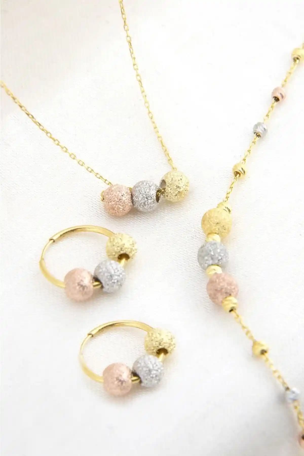 Elika Silver Kadın Dorika Top Model 925 Ayar Gümüş Takı Seti Şıklık ve Dayanıklılık