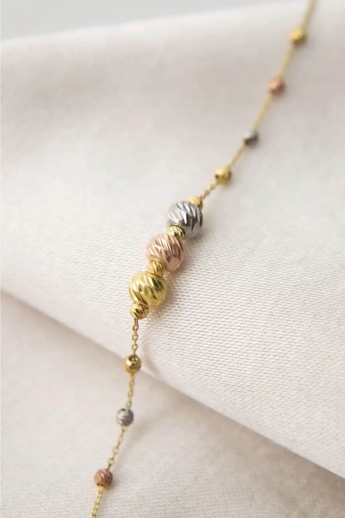 Elika Silver ve NEREZE Kadın Gümüş Bileklik Karşılaştırması ve Seçim Rehberi