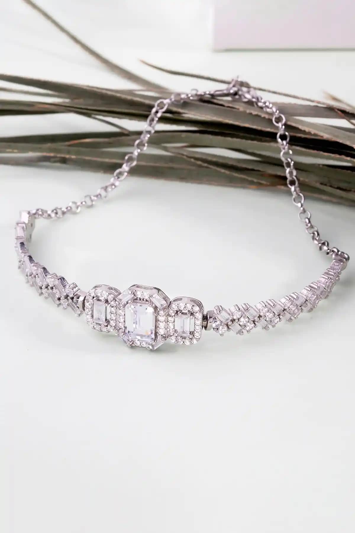 Else Silver Gümüş Bileklikleri Karşılaştırması: Baget Taşlı ve Aşk Yolu Modelleri