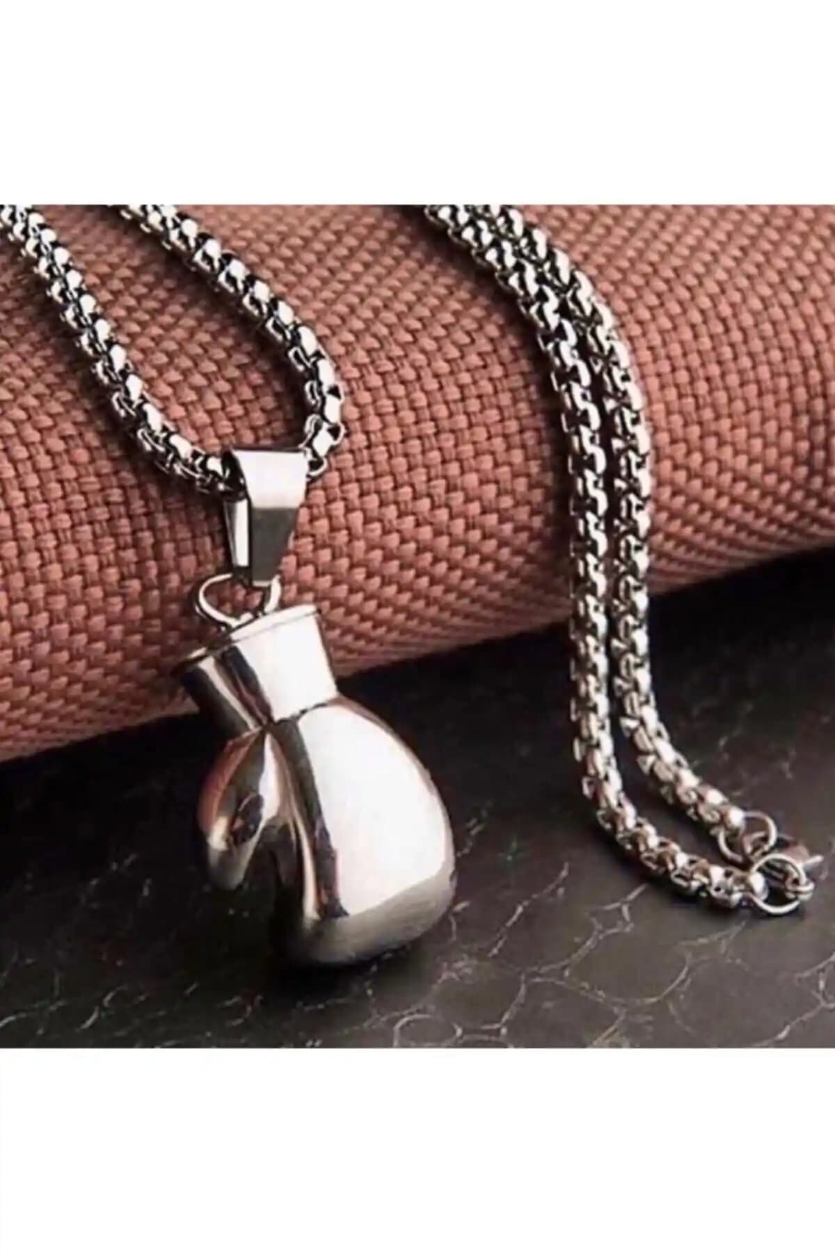 Erkekler İçin Modern Çelik Kolye: Spor ve Şıklığı Bir Arada Sunan Aksesuar