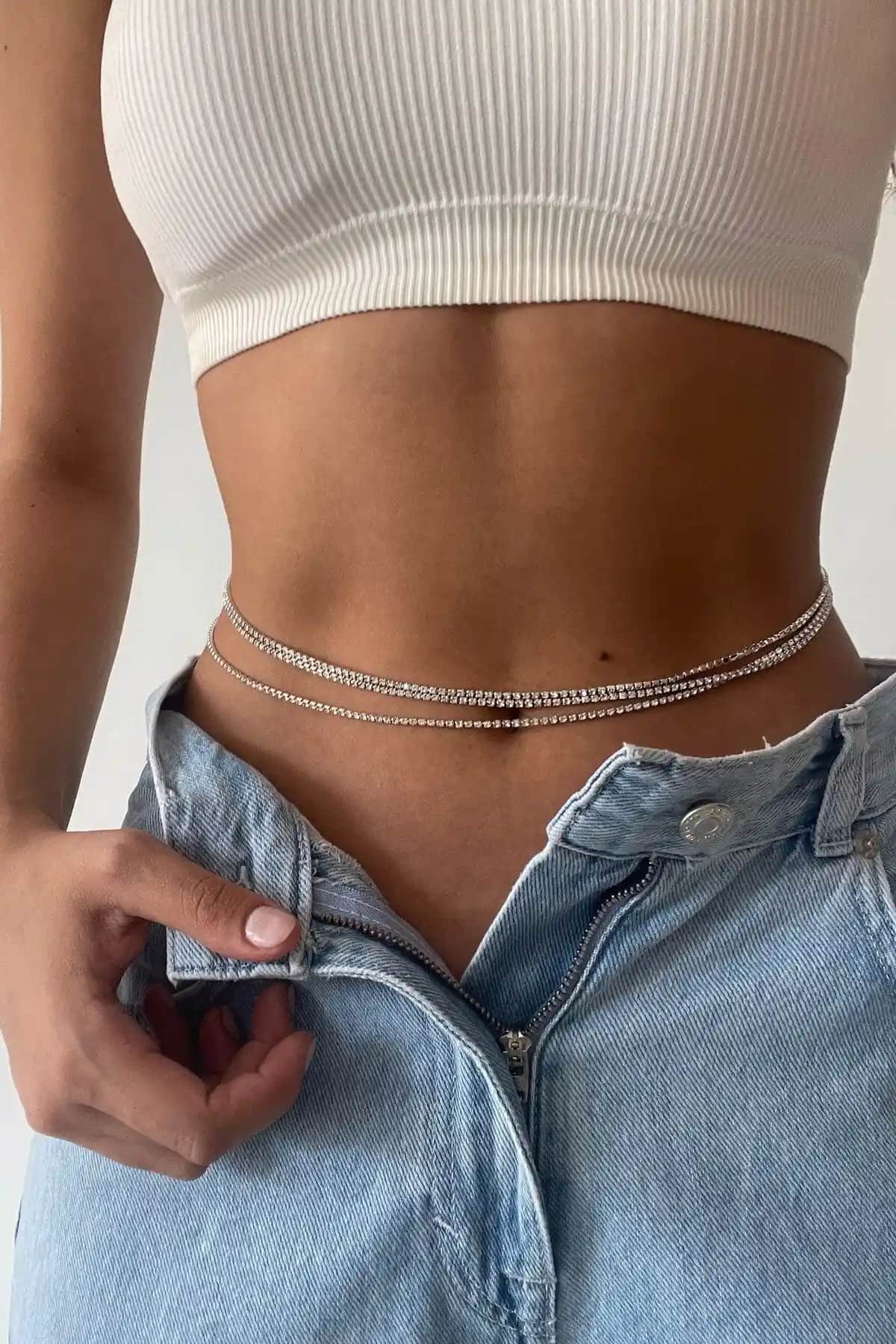 Gençler İçin Popüler Aksesuarlar Karşılaştırması: Bel ve Bacak Zincirleri