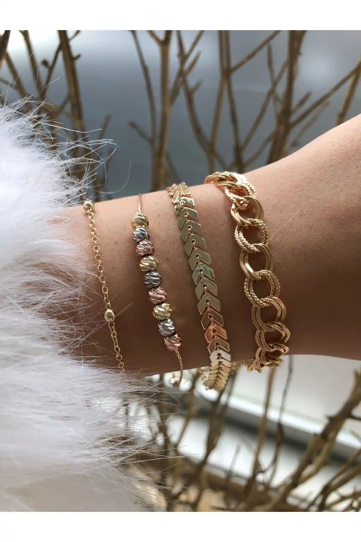 Jack Ferrero ve Jenny Daphne Bileklik Setleri Karşılaştırması: Stil ve Dayanıklılık Analizi