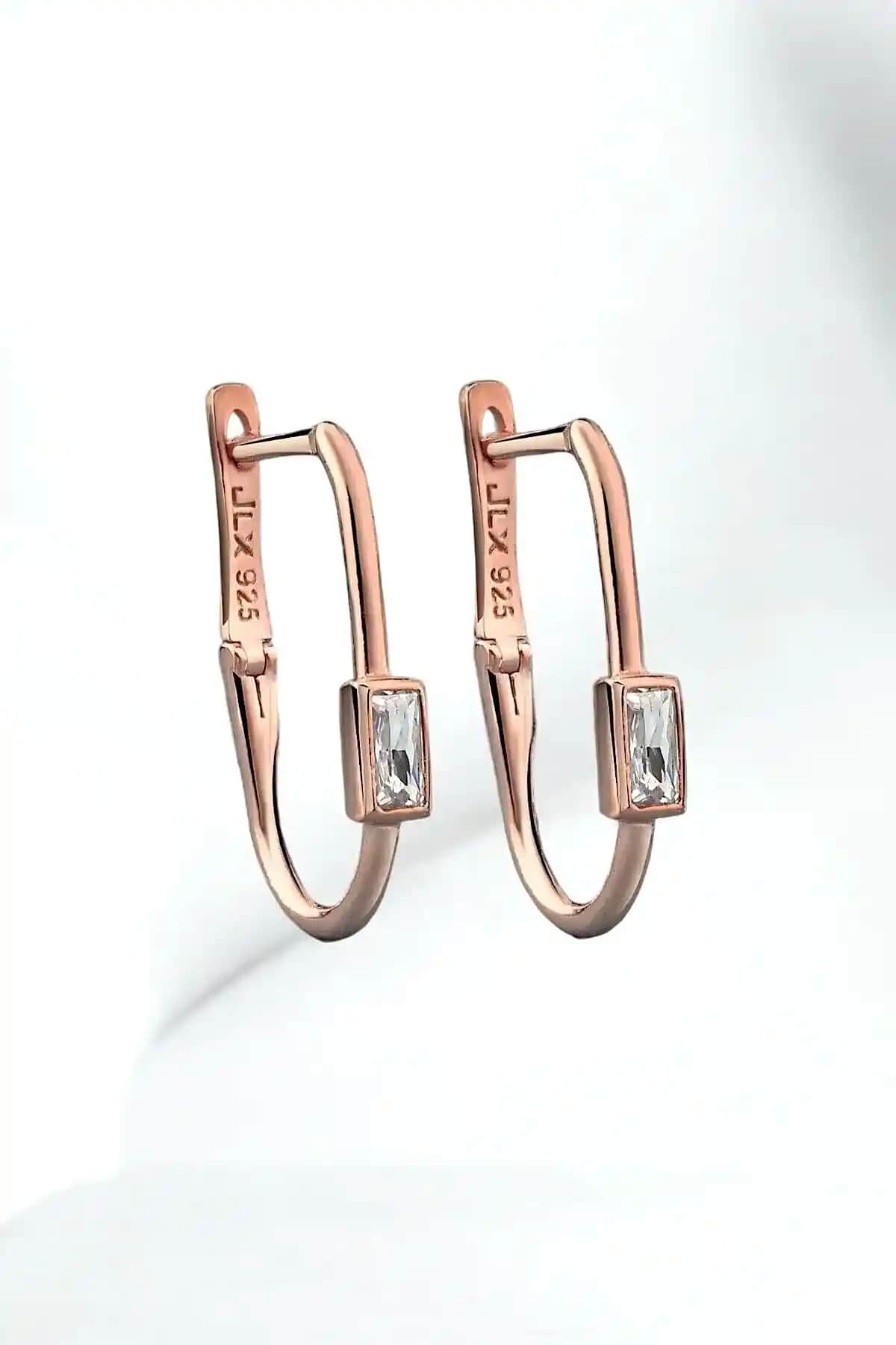 Jelux Silver 925 Ayar Gümüş Küpe Karşılaştırması: Zarif ve Şık Modellerin Özellikleri