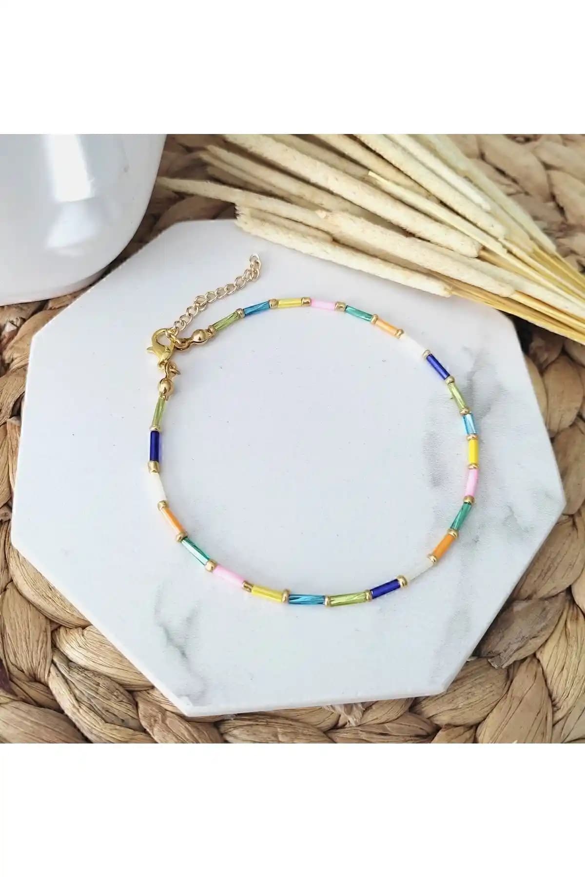 Kadın Renkli Çubuk Halhal: Şık ve Konforlu Günlük ve Özel Gün Takısı