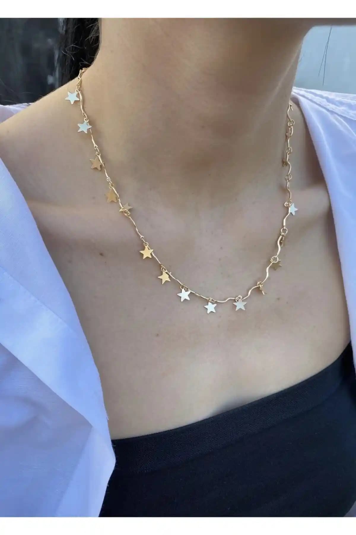 Kadın Yıldız Kolye: Zarif ve Şık Tasarımıyla Günlük ve Özel Günler İçin Uygun