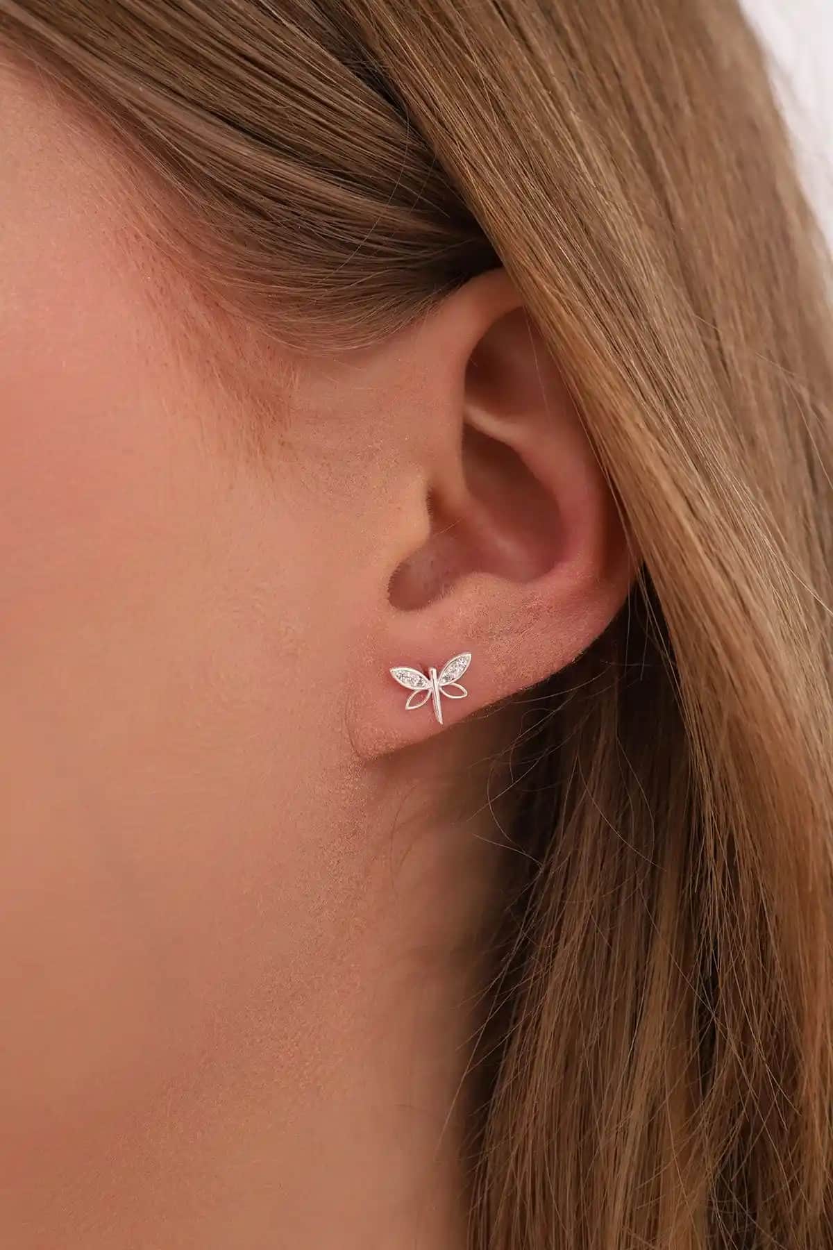 Kadınlar için 925 Ayar Gümüş Zircon Taşlı Yusufçuk ve Kar Tanesi Küpe Karşılaştırması