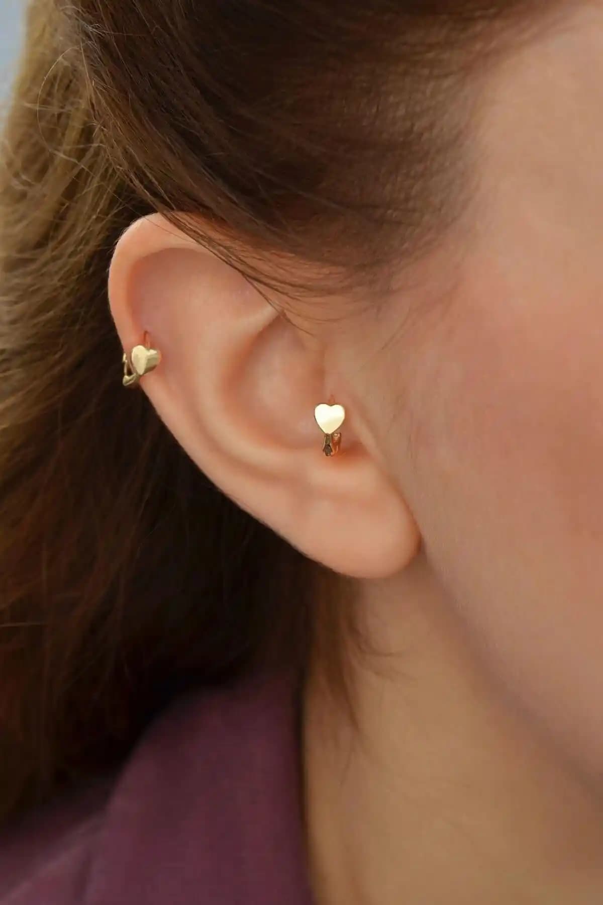 Kalp Şeklinde Helix ve Tragus Küpe Modası Günlük Şıklık İçin Uygun Alternatifler