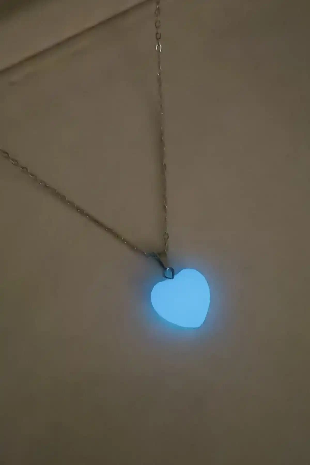 Karanlıkta Parlayan Doğal Taş ve Panda Ay Desenli Kolye Karşılaştırması