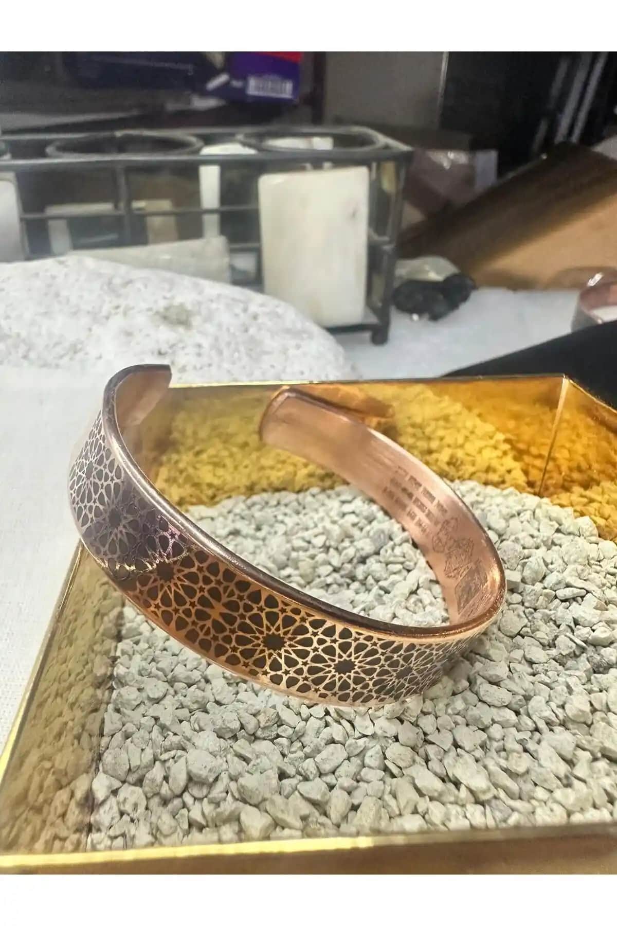 KAVELE ve Tagu Bakır Bileklikleri Karşılaştırması: Tasarım, Faydalar ve Kullanıcı Yorumları