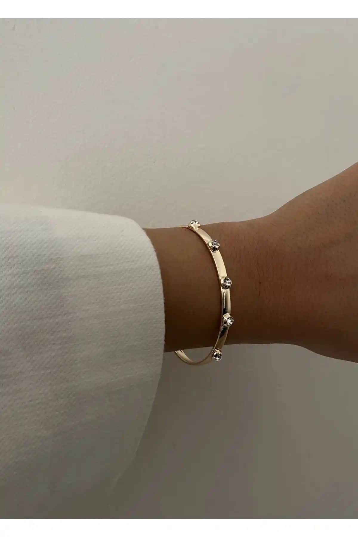 KILIGISTANBUL Bileklikleri Karşılaştırması: Bridget ve Love Clıcks Modanın Zarif Detayları