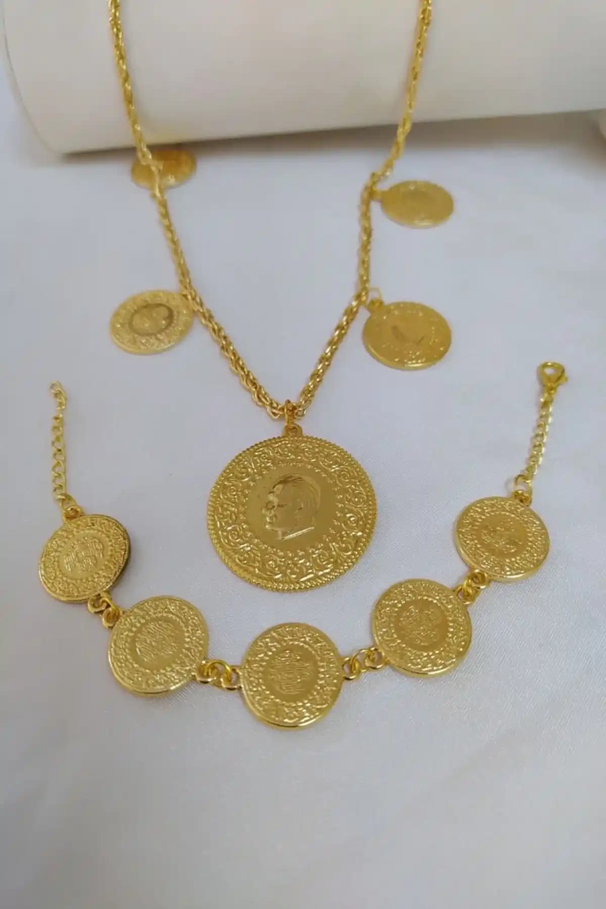 KOBA Altın Renkli 5'li Takı Seti Günlük Şıklık ve Tarz İçin Uygun Alternatif