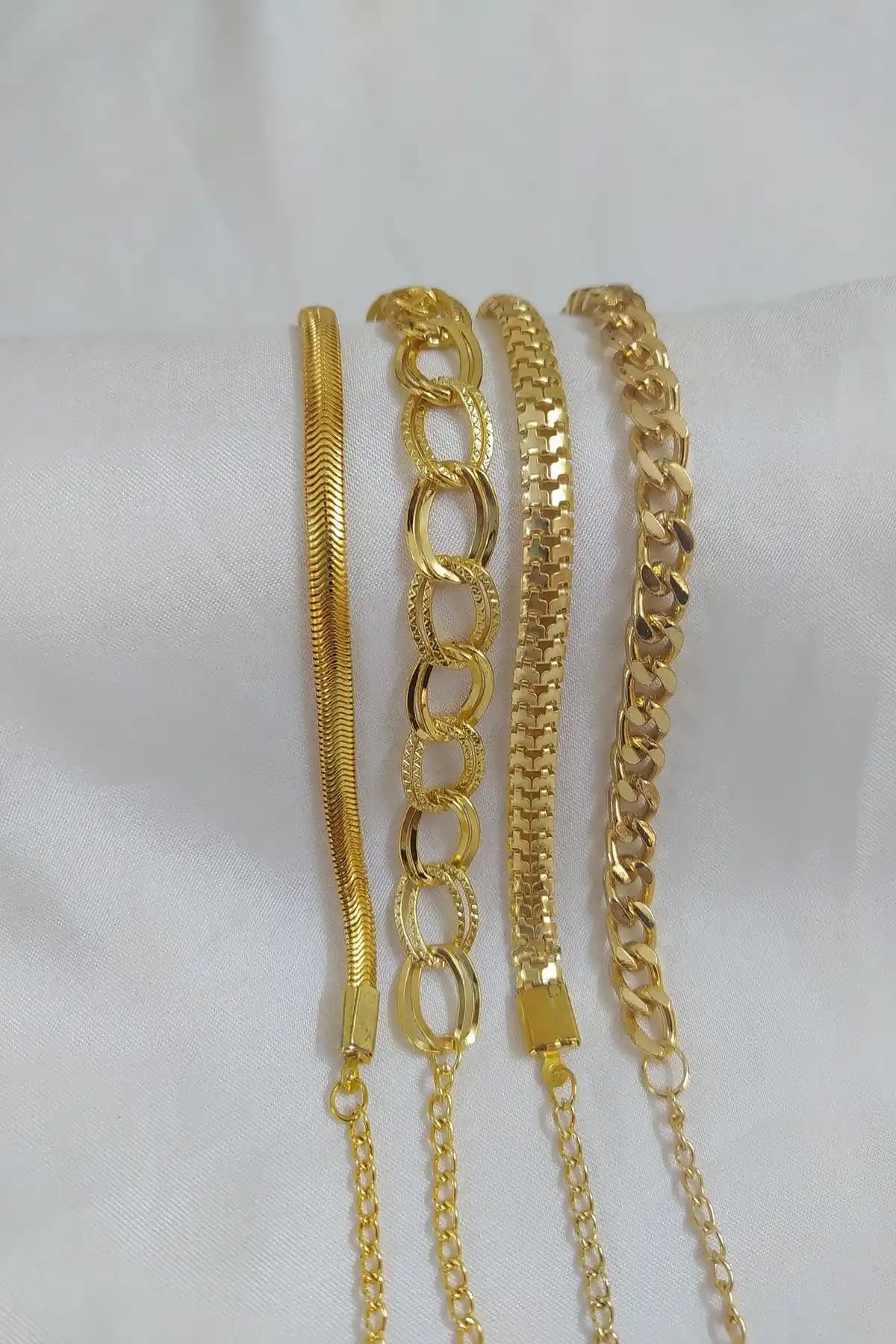 KOBA Kadın Kombin Bileklik: Zarif ve Minimalist Altın Renkli Takı Seçeneği