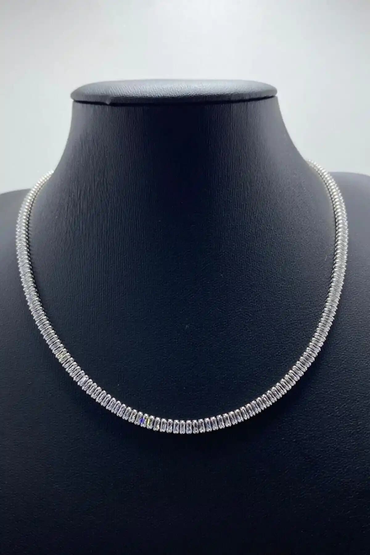 Ladidaa ve Merano Design Karşılaştırması: Hangi Kolye Sizin İçin Uygun
