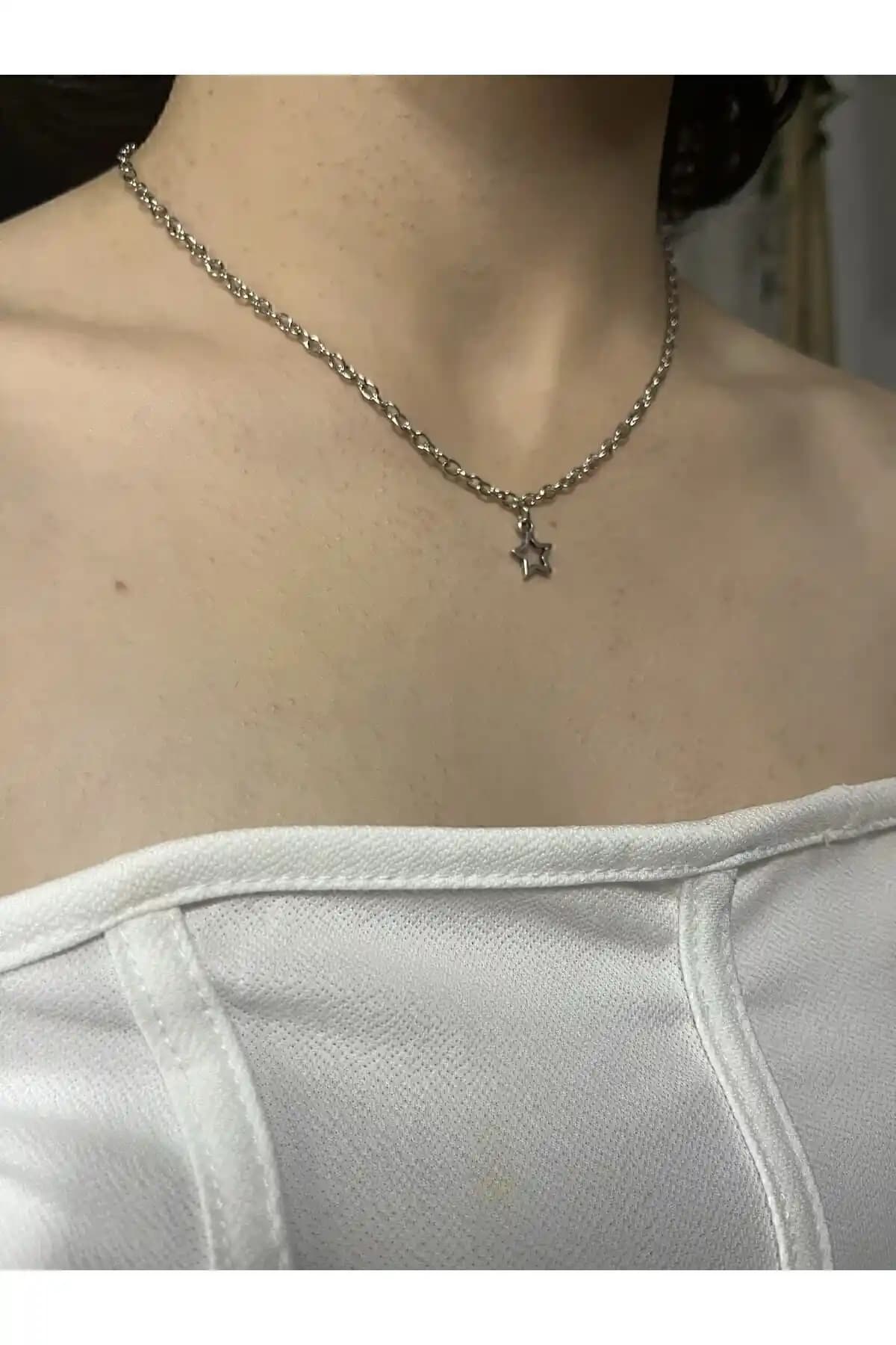 Lullaby Vintage Y2K Goth ve Oldskoolbutik Yeni Yıldızlar Kolye Karşılaştırması