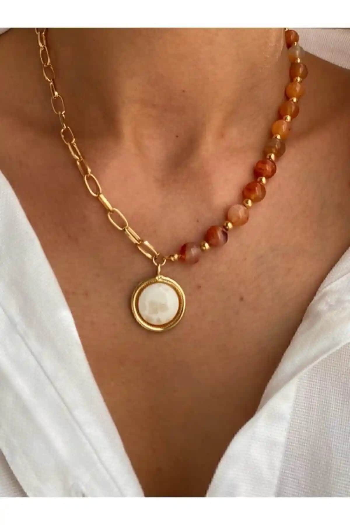 MagicStone Doğaltaşlı Sedef Uçlu Kolye: Zarif ve Benzersiz Takı Tasarımı