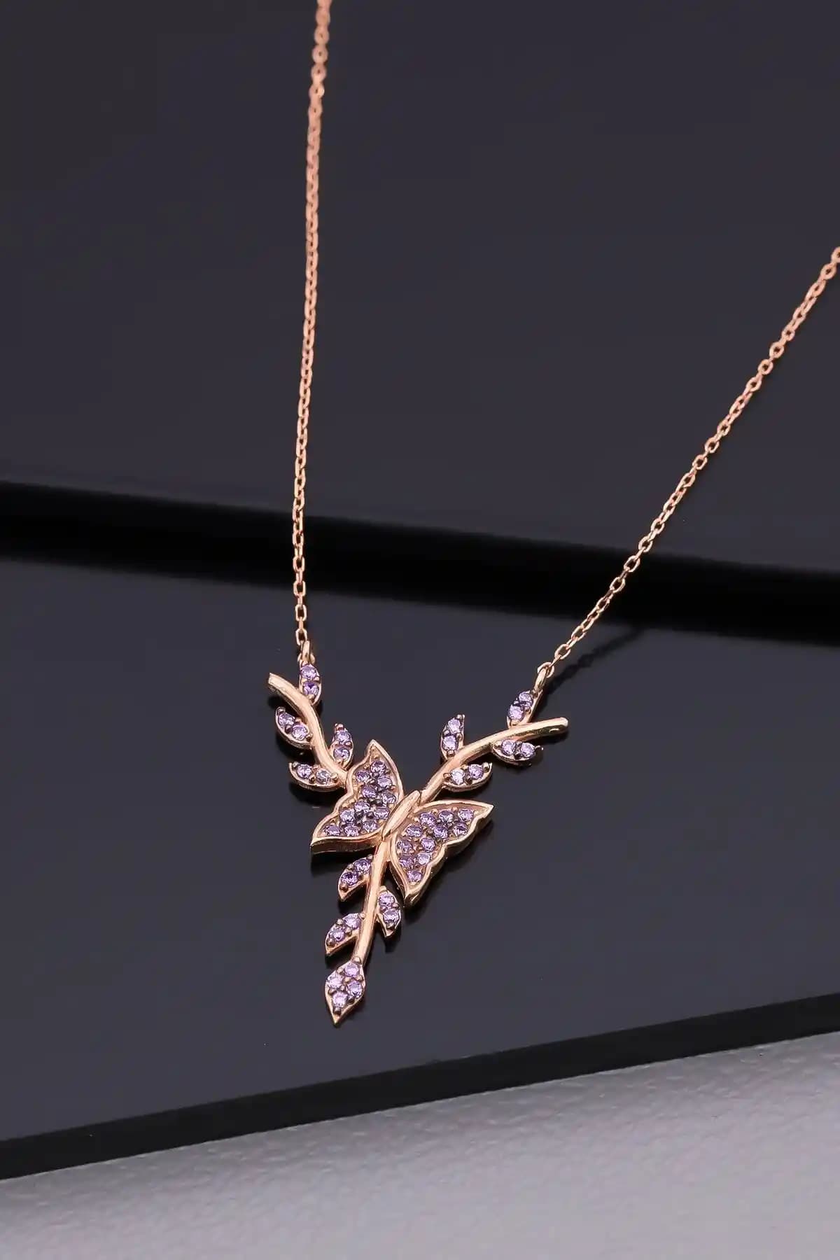 Miavi Silver 925 Ayar Gümüş Ametist Taşlı Tomurcuk Kelebek Kolye Şıklık ve Dayanıklılık Sunar