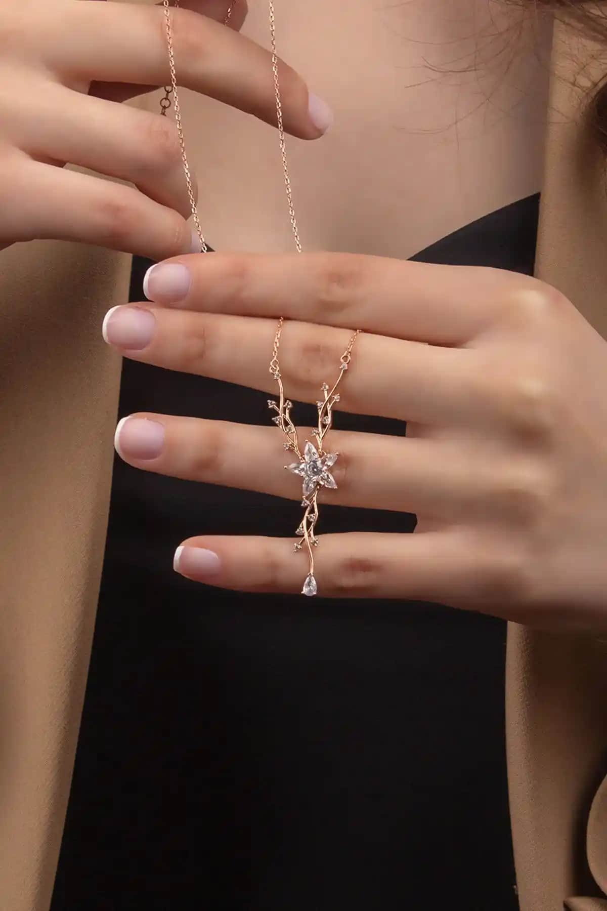 Miavi Silver ve Silvano Jewelry 925 Ayar Gümüş Kolye Karşılaştırması ve Seçim Rehberi