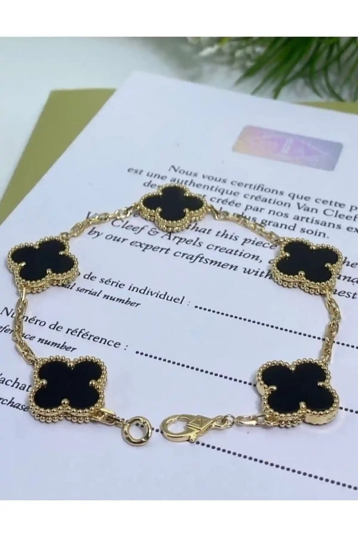 Monalisatoka Kadın Siyah Bileklik: Modern ve Dayanıklı Minimalist Takı Seçeneği