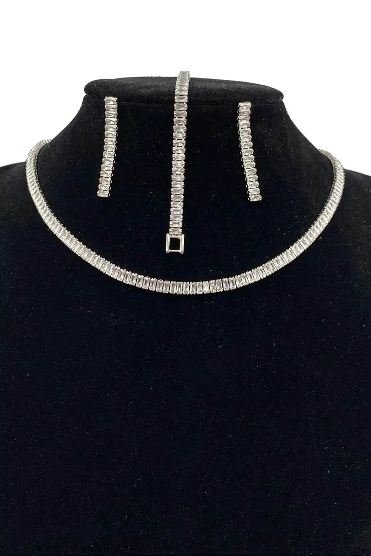 MOSSMOUR Takı Setleri Karşılaştırması Güleş Zirkon ve Mekik Taşlı Modeller