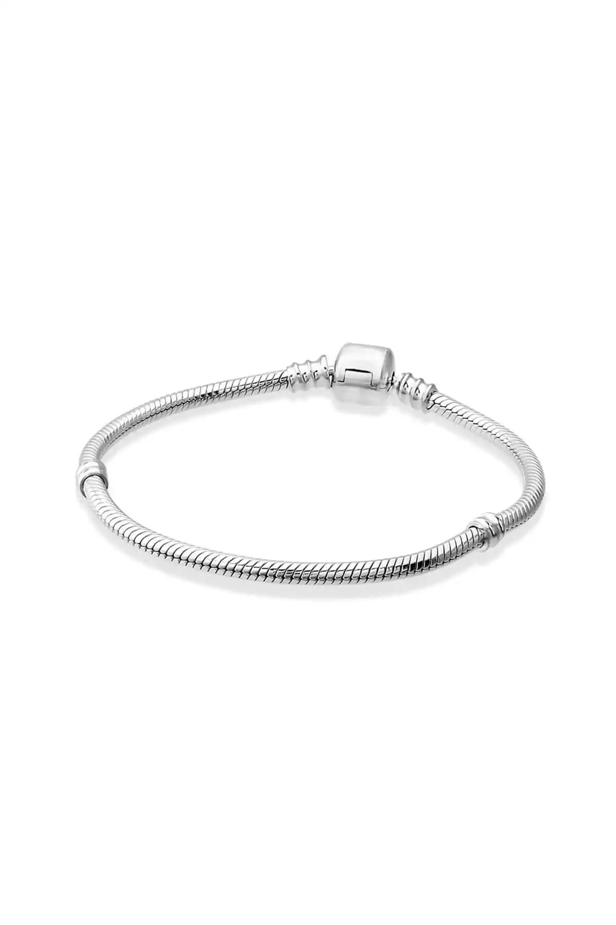 My Story Markasının Popüler Gümüş Bileklikleri: Klasik Yılan Zincir ve Yıldız Tasarımı