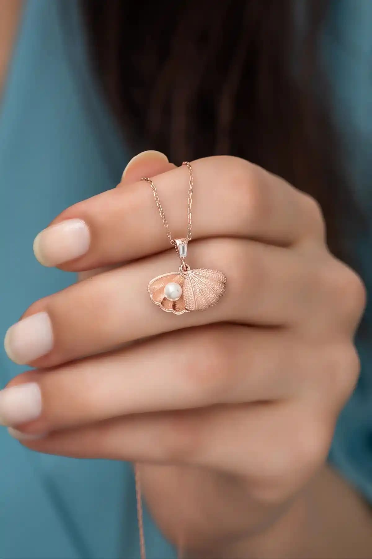 NEREZE 925 Ayar Gümüş İstiridye Kolye Zarif ve Şık Tasarımıyla Kadınlar İçin