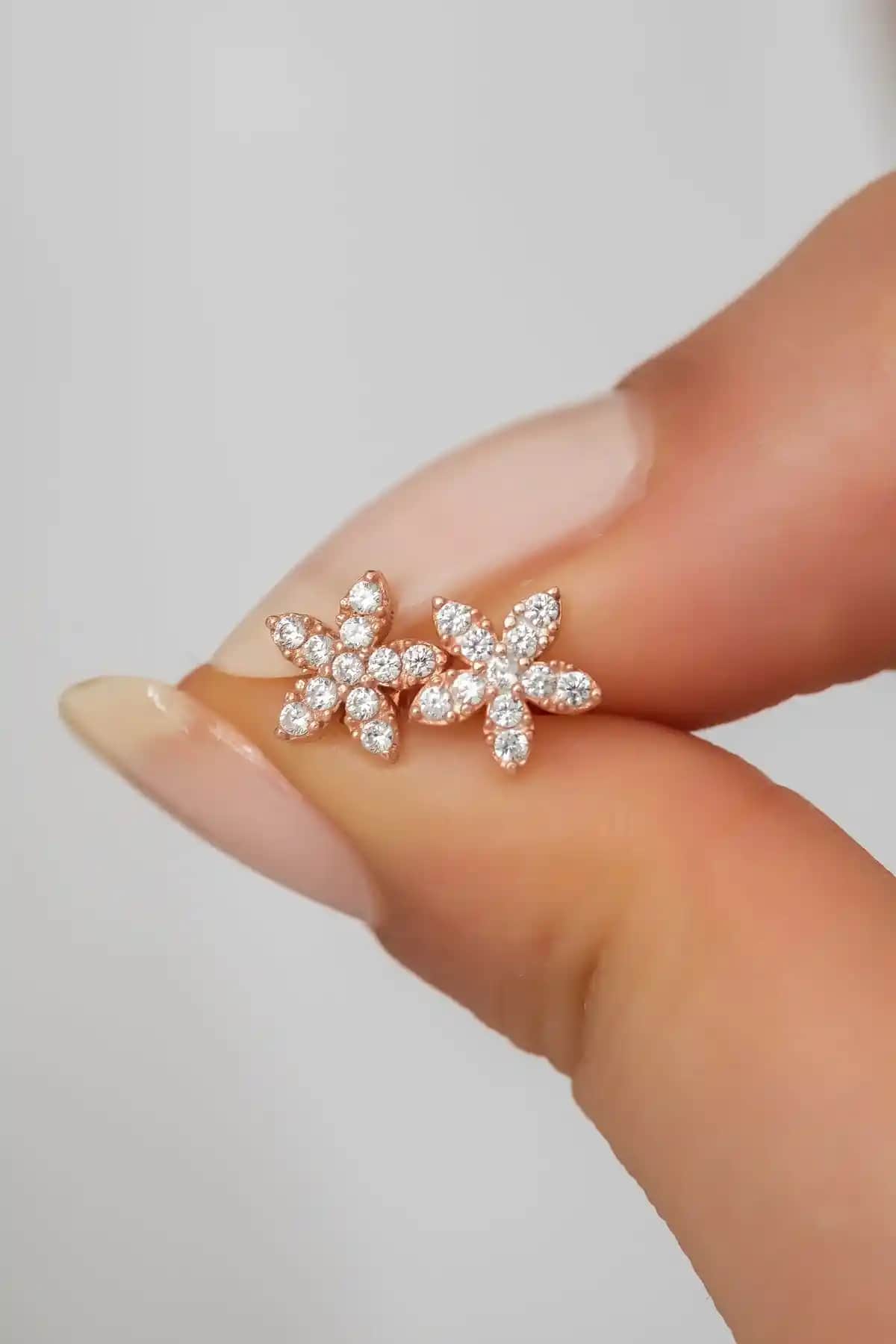 NEREZE 925 Ayar Gümüş Küpe Modelleri ve Karşılaştırması