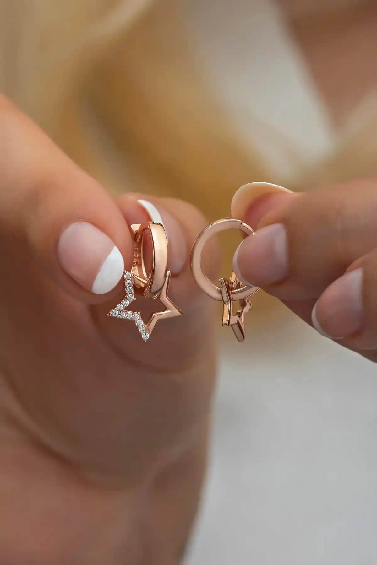 NEREZE 925 Ayar Gümüş Küpe Modelleri: Yıldız ve Kalp Tasarımları