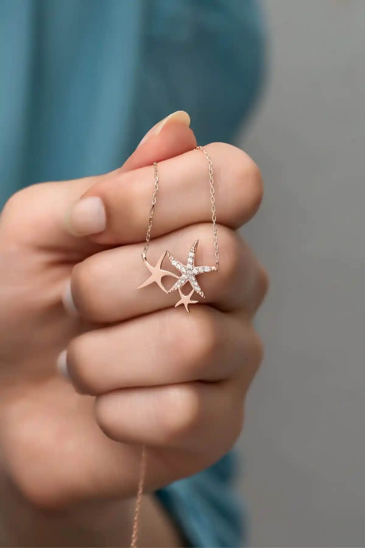 NEREZE 925 Ayar Gümüş Rose Üç Yıldızlı Kolye Estetik ve Dayanıklı Tasarım