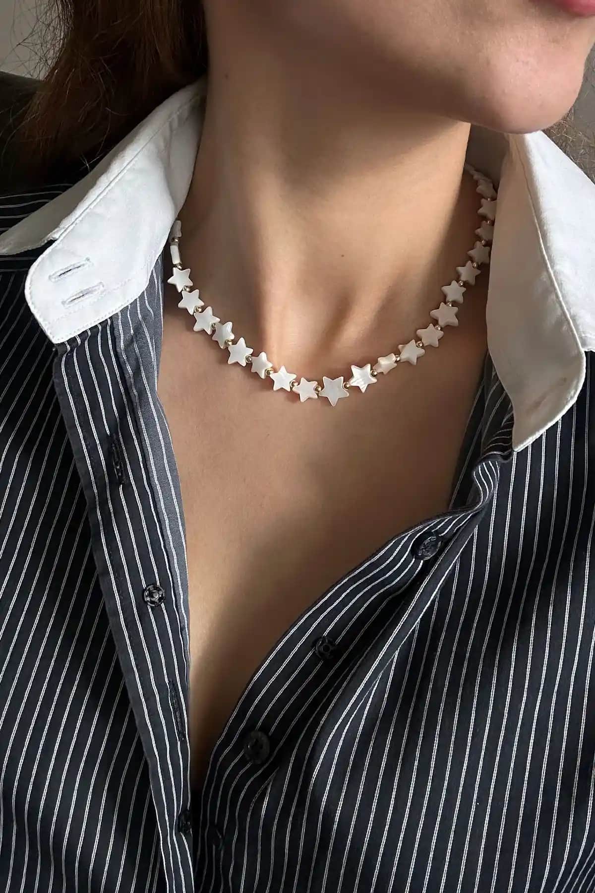 New Obsessions Sedef Yılz Boncuk Kolye: Zarif ve Doğal Tasarımlarla Şıklık Sunar