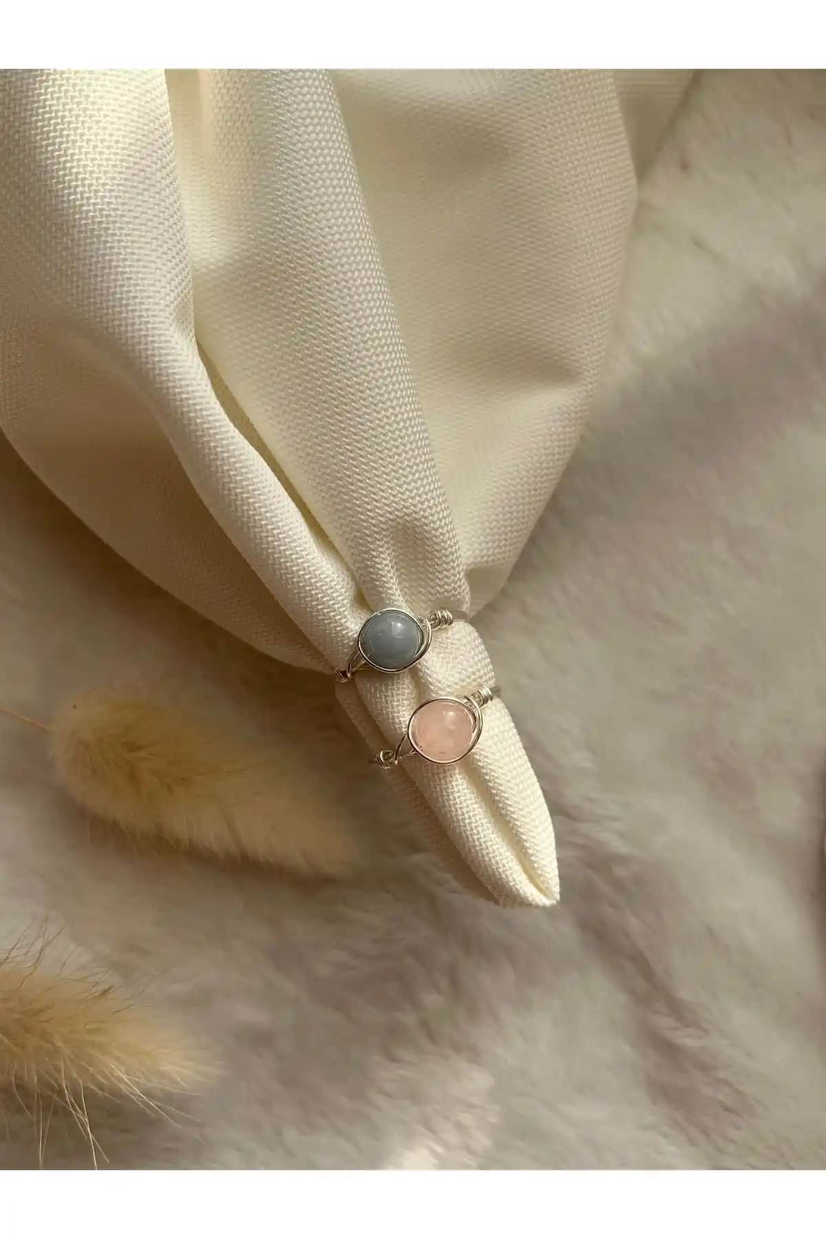 PelvedDesign Akuamarin ve Pembe Kuvars Doğal Taş İkili Set Tel Yüzük: Modern ve Şık Kadın Aksesuarı