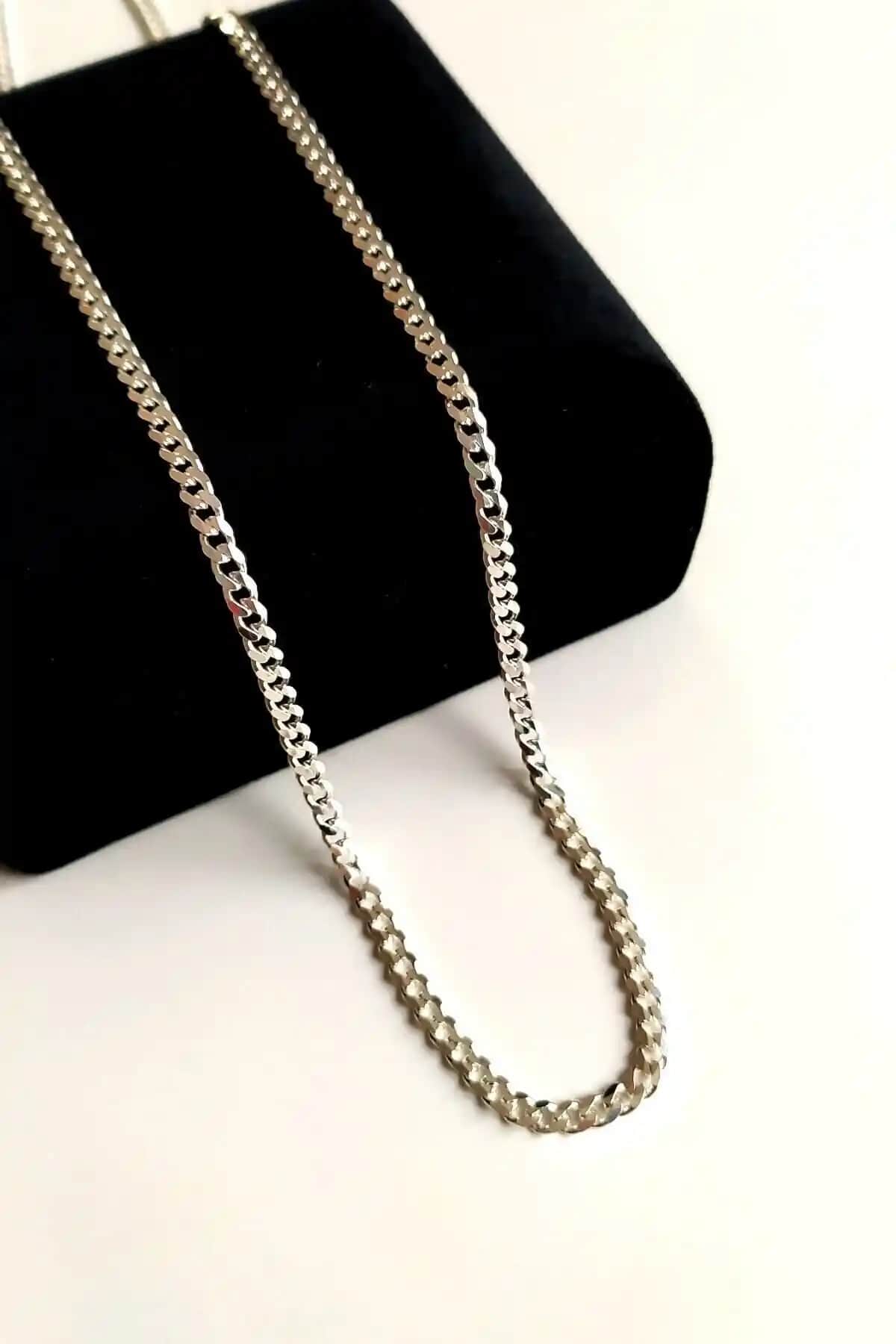 Piraye Silver Gümüş Takı Karşılaştırması: Zincir ve Bileklik Özellikleri ve Kullanıcı Yorumları