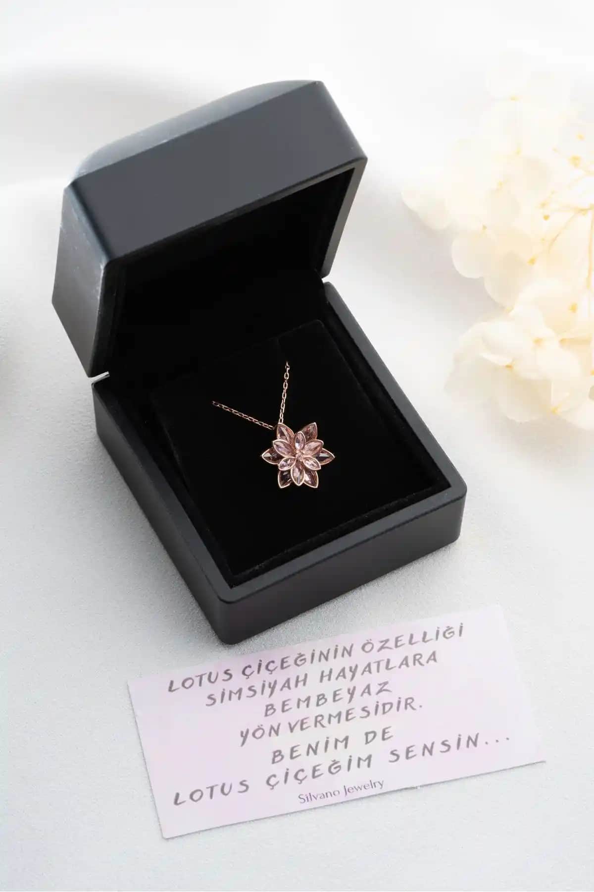 Silvano Jewelry 925 Ayar Gümüş Pembe Lotus Çiçeği Kolye Işıklı Tasarım