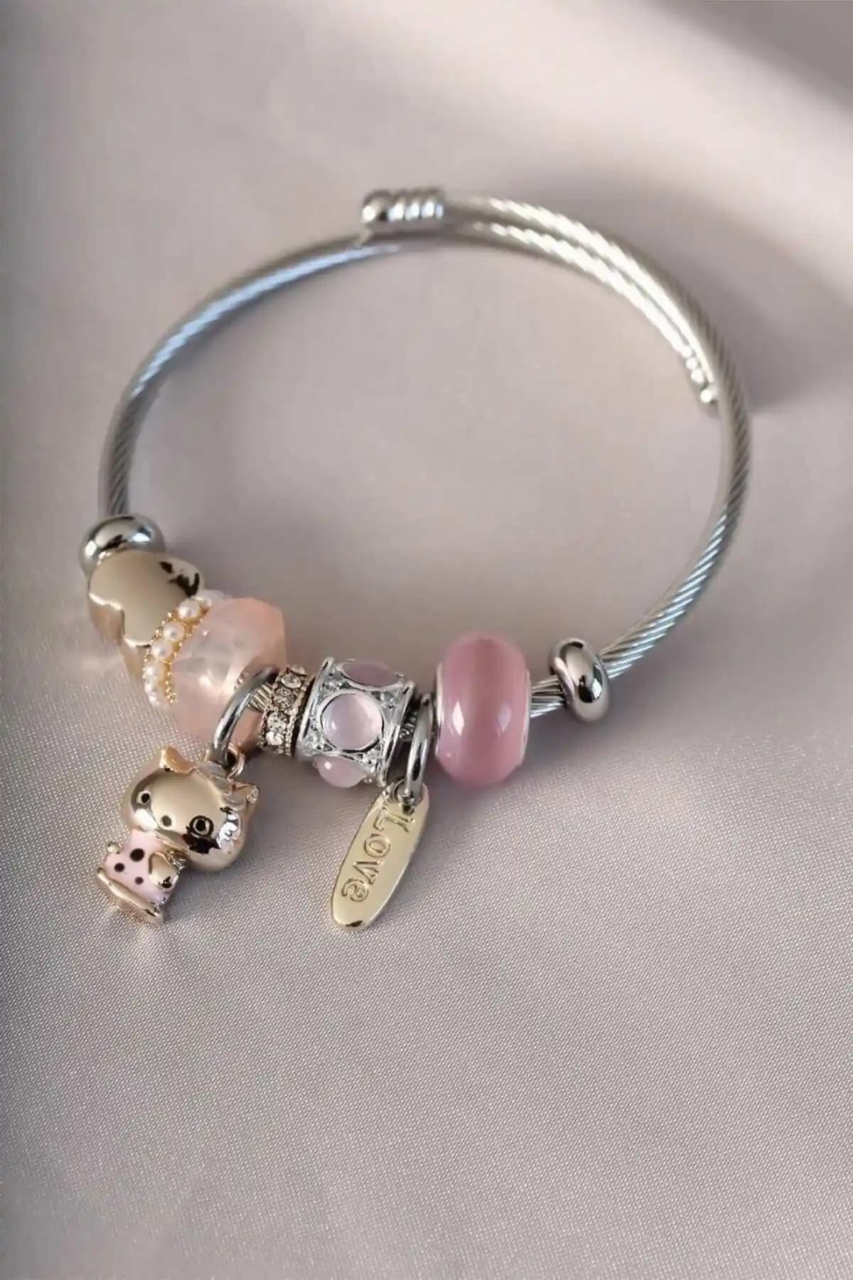 Simay Aksesuar Pembe Kedi Figürlü Çelik Charm Bileklik Günlük Kullanım İçin Şık Takı