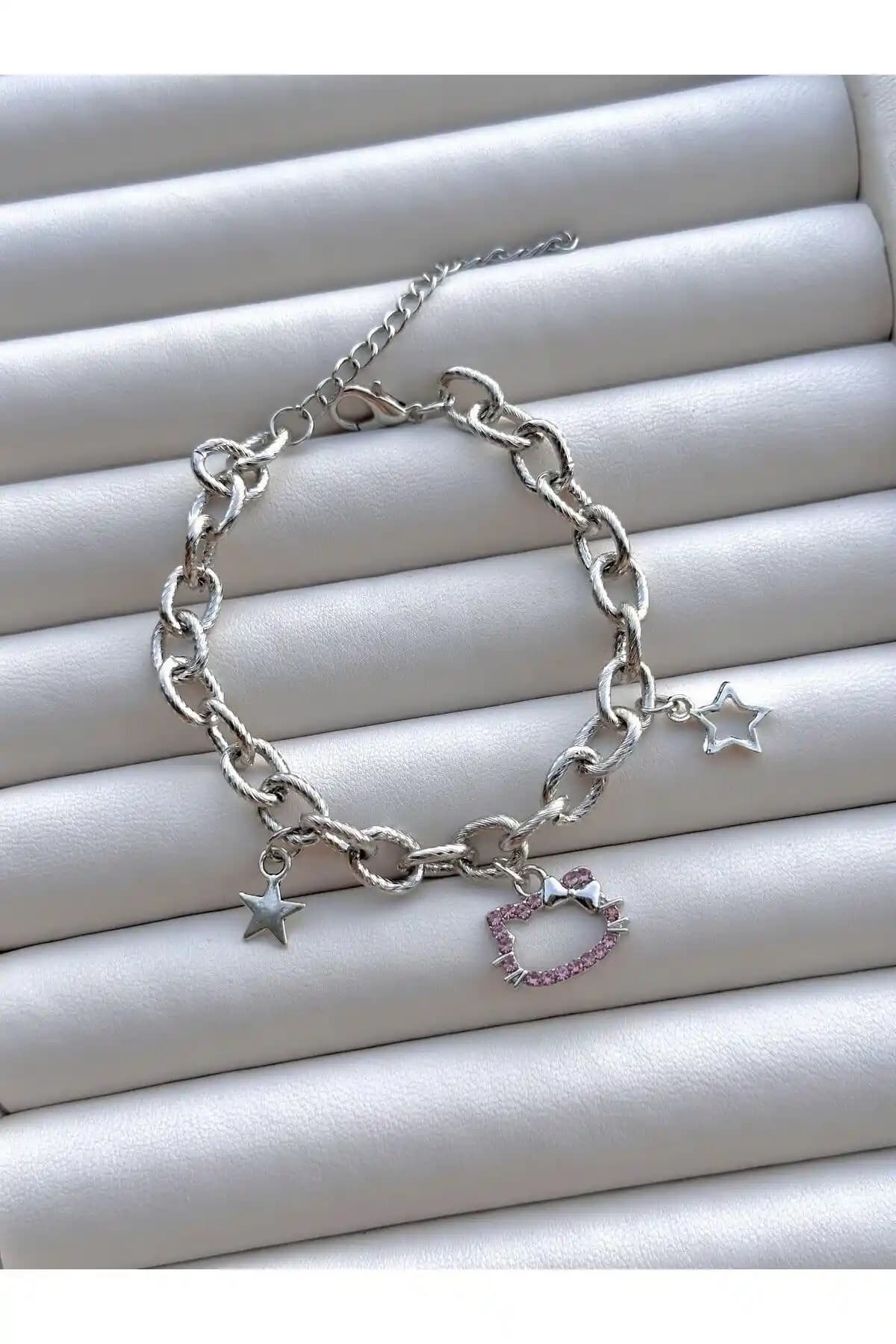 SleyShop Kalın Zincirli Pembe Taşlı Hello Kitty Bileklik: Günlük ve Özel Kullanım İçin Şık Takı Seçeneği