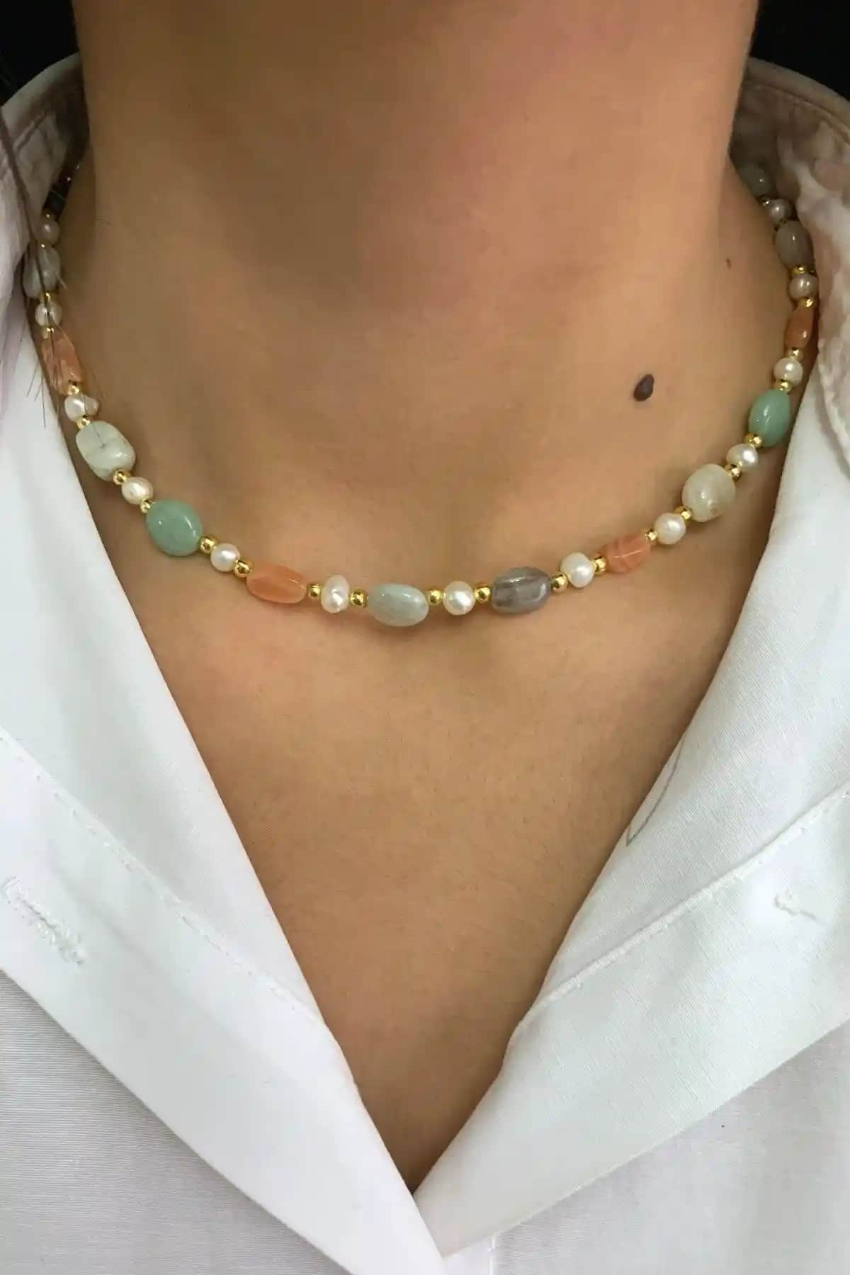 Suerte Accessories’in Özel Tasarım Doğal Taşlı Altın Kaplama Kolyesi