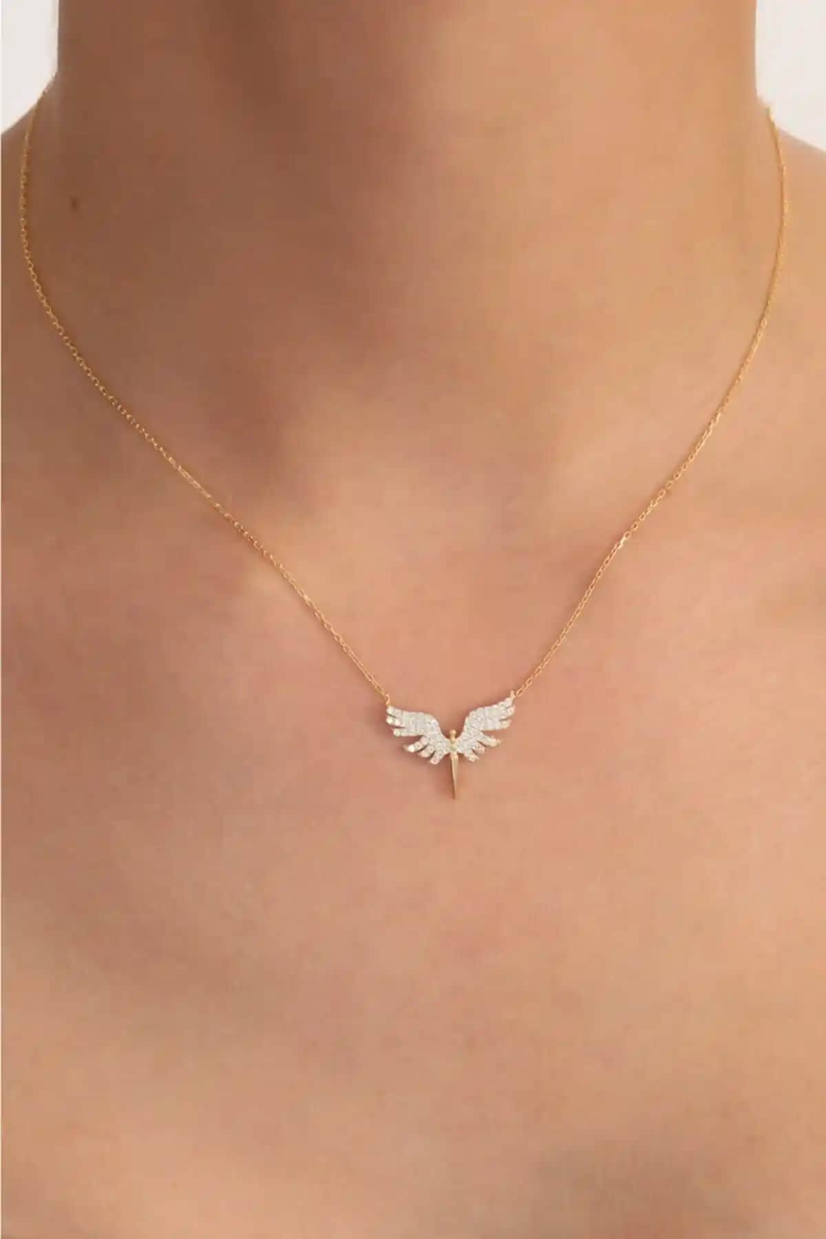 Takı Tak Kadın 925 Ayar Gümüş Altın Kaplama Mikail Gümüş Kolye, Zarif ve Dayanıklı Tasarım