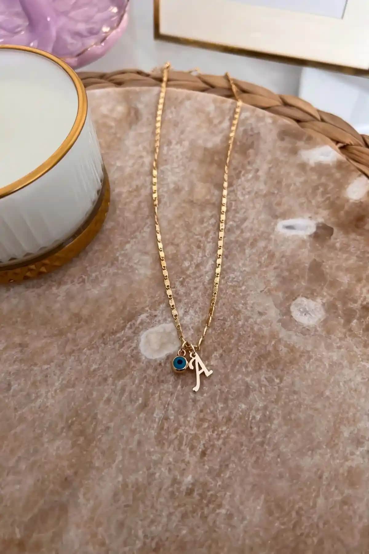 Trendy Butik A ve F Harfli Kolye Karşılaştırması: Tasarım, Malzeme ve Kullanıcı Yorumları