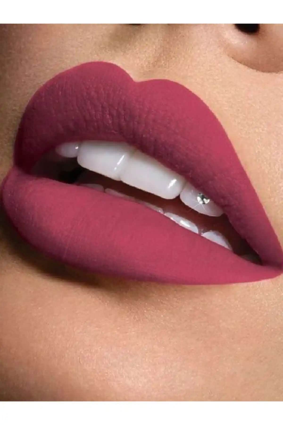 Vilma Aksesuar Kristal Diş Taşı Takı Seti Günlük Şıklık ve Dayanıklılık Sunar