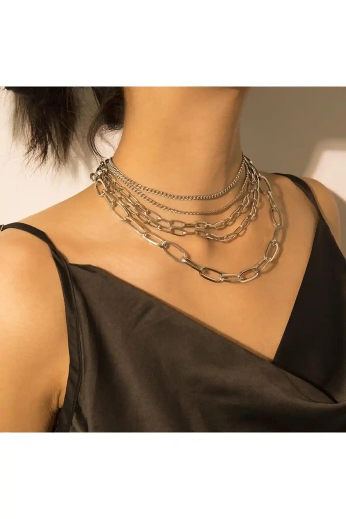 X-Lady Accessories Gümüş Çok Katmanlı Moda Kolye Şıklık ve Trend Bir Arada