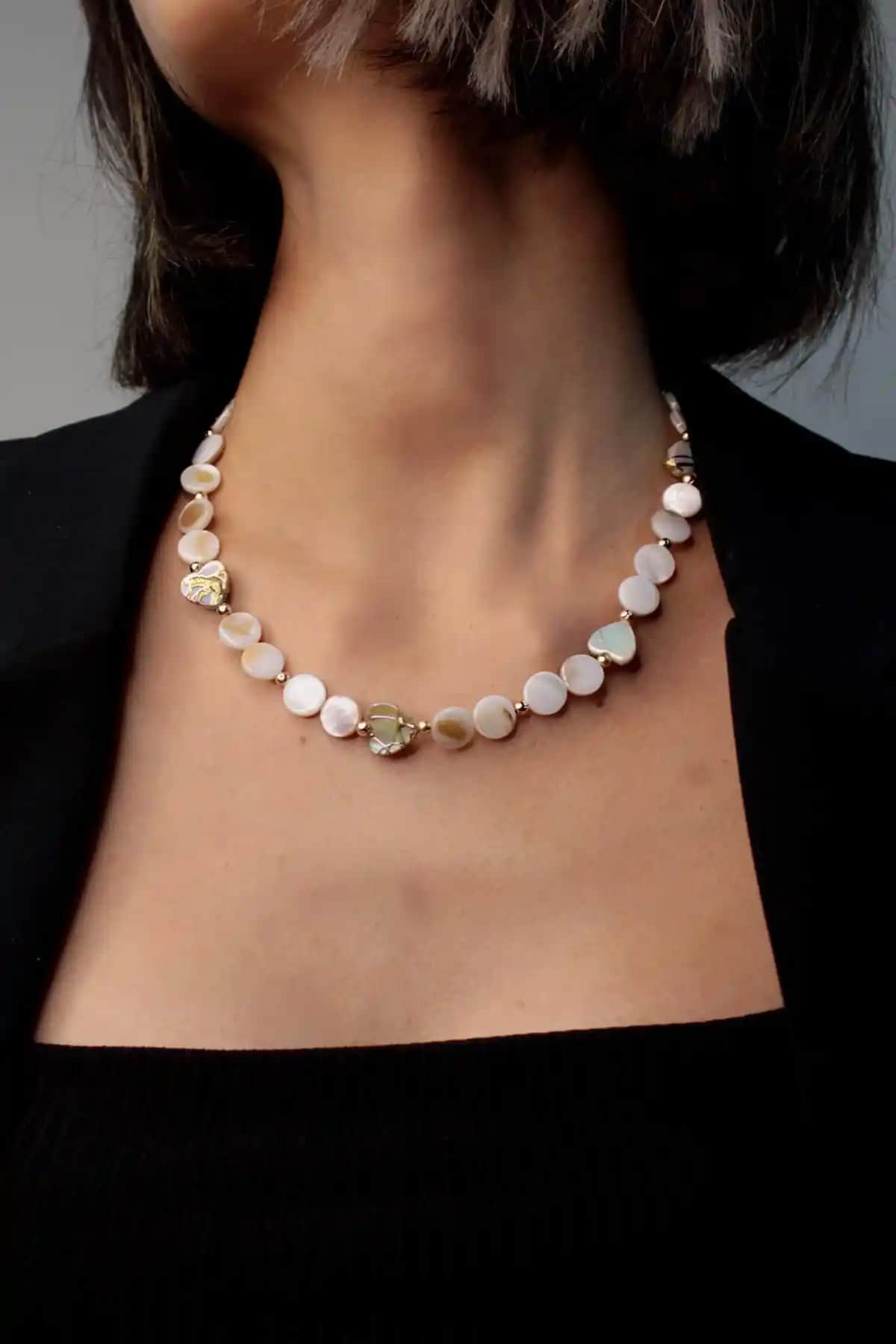 Yeni Obsessions Sedef'in Kalbi Kolye: Zarif ve Benzersiz Tasarımıyla Şıklık Sunar