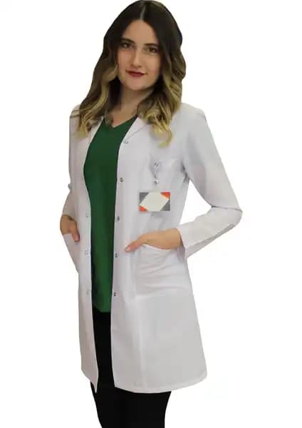 Safa Forma Gömlek Yaka Bayan Doktor Önlüğü ile Mete Ilgın Bayan Laboratuvar Önlüğü Karşılaştırması 1