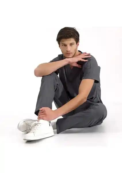 Sağlık Çalışanları İçin Medikal Üniforma ve Forma Karşılaştırması