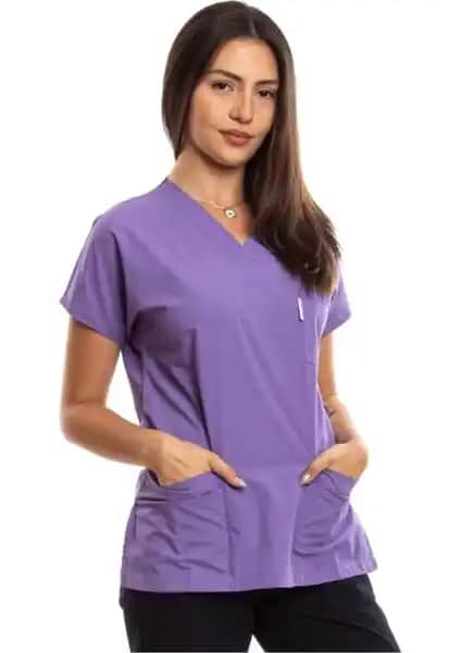 Sağlık Çalışanları İçin Üniforma Seçimi: Simirna ve Fabric Paradise Ürünlerinin Karşılaştırması