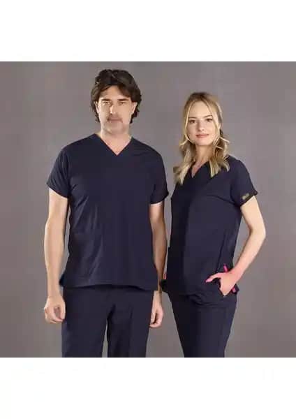 Sağlık Personeli İçin Uygun Hemşire ve Doktor Forması Karşılaştırması