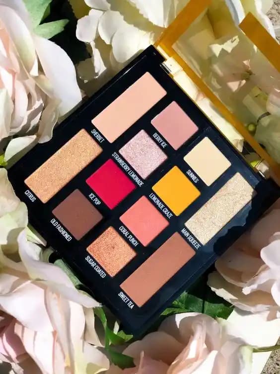 2024 Yılında En Çok Tercih Edilen Asya Güzellik Far Paletleri ve Tekli Farlar